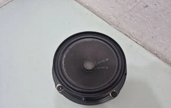 Skoda Octavia Mk3 (5E) Front door speaker 5E0035411A