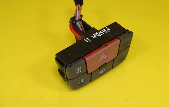 Fiat Panda II Hazard light switch 735357113