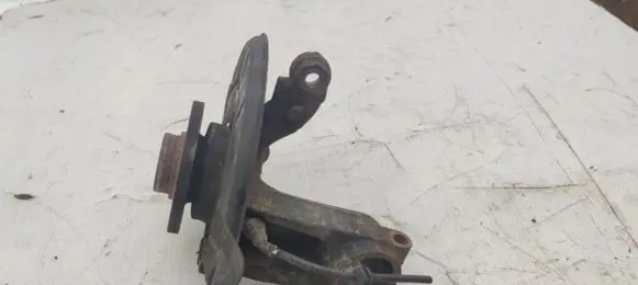 Front wheel hub spindle knuckle