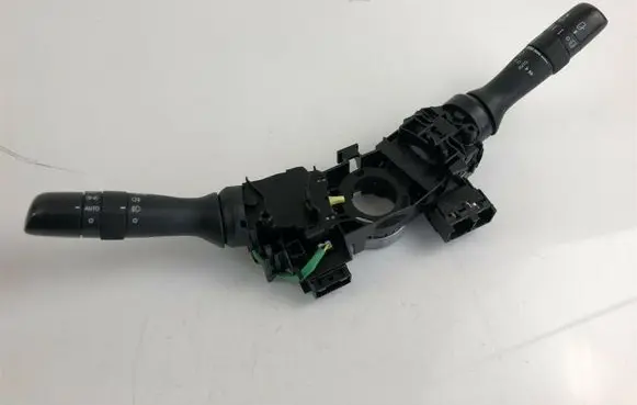 Toyota Avensis T270 Wiper turn signal indicator stalk/switch 17F373 H3910
