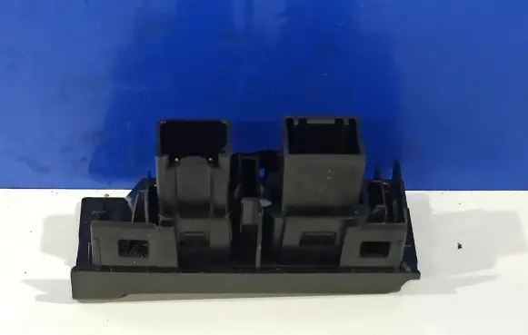 Volvo S60 AUX in-socket connector 31285608 31285808