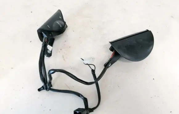 Steering wheel buttons/switches