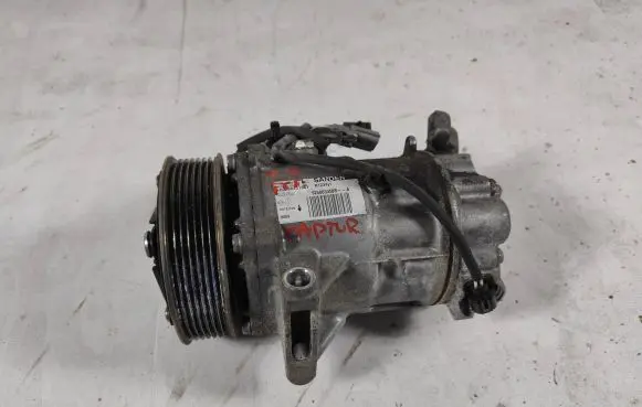 Renault Captur Air conditioning (A/C) compressor (pump) 926003358R