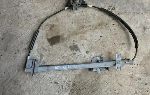 Volkswagen Golf II Front door manual window regulator 191837402B