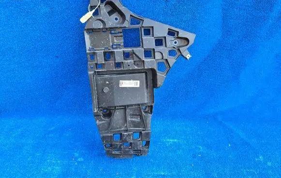 BMW X5 G05 Rear bumper mounting bracket 8069248
