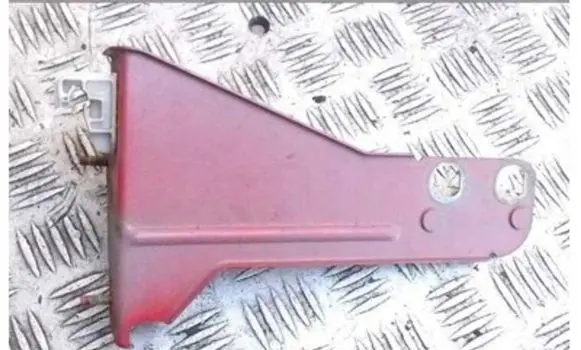 Nissan X-Trail T30 Headlight/headlamp mounting bracket