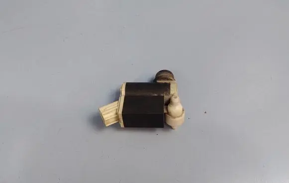KIA Ceed Windscreen/windshield washer pump 985102V100