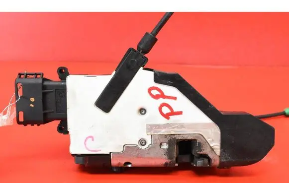 Citroen C3 Picasso Front door lock 24094158