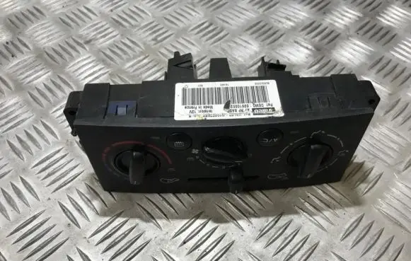 Peugeot 207 Climate control unit 69910002