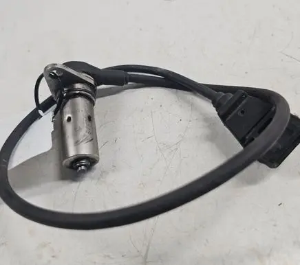 Volkswagen Golf III Crankshaft position sensor 028907319B