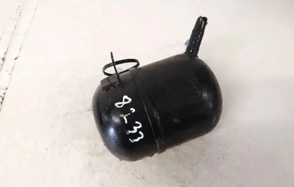 Vacuum air tank