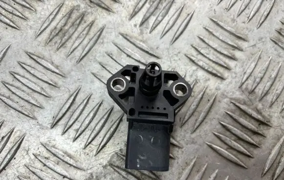 Audi A6 S6 C5 4B Air pressure sensor 038906051C 0281002401