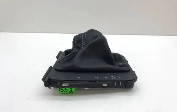 Volkswagen Touareg II Gear shifter/selector 713203T