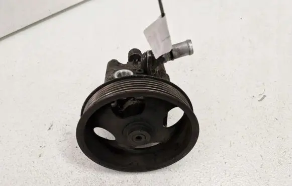 Nissan X-Trail T30 Power steering pump