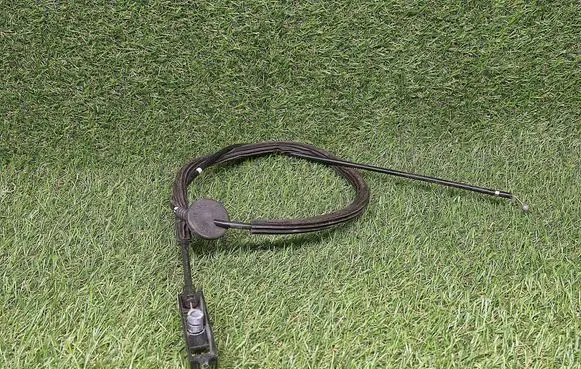 Volkswagen Jetta VI Engine bonnet/hood lock release cable 5C6823535