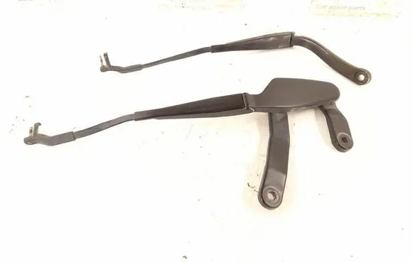 Front wiper blade arm
