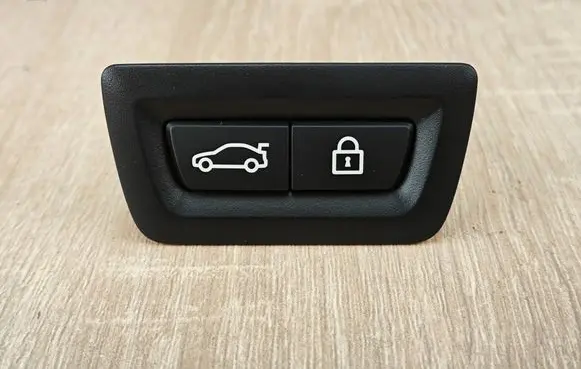 BMW 8 G16 Tailgate/boot open switch button 9275121