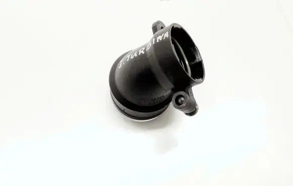Skoda Superb B6 (3T) Turbo air intake inlet pipe/hose 3C0129635
