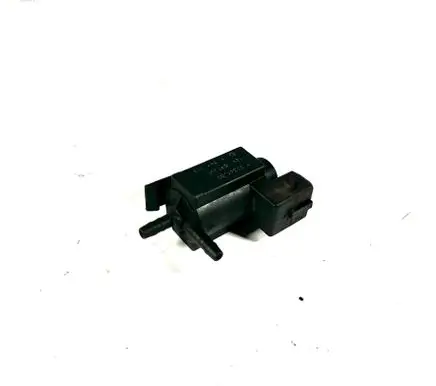 BMW 5 E39 Vacuum valve 1742712 11741742712