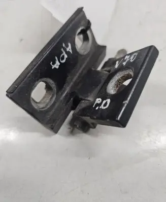 Volvo V70 Front door lower hinge 
