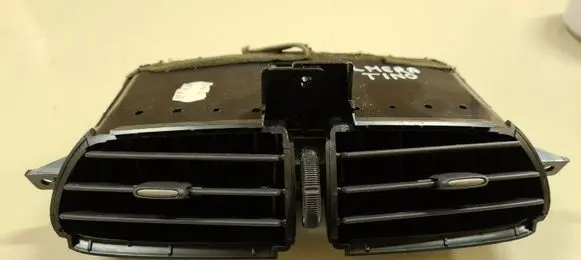 Nissan Almera Tino Dash center air vent grill
