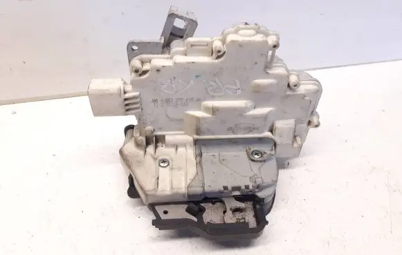 Audi A4 S4 B7 8E 8H Front door lock 8E2837015AA