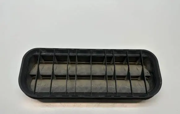 Volkswagen Amarok Quarter panel pressure vent 7E0819181