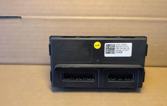 KIA Sportage Engine control unit/module 97255R2060 220308377A377 NQSE02EC