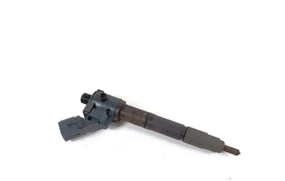 Volvo V60 Fuel injector 31452113