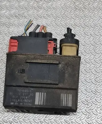 Citroen C4 I Picasso Glow plug pre-heat relay 018010951 9652021180 08041853299
