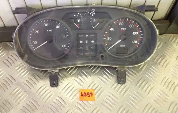 Opel Vivaro Speedometer (instrument cluster) P8200295453