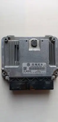 Volkswagen Golf V Engine control unit/module 03G906021AN 03G906021QA 0281014052