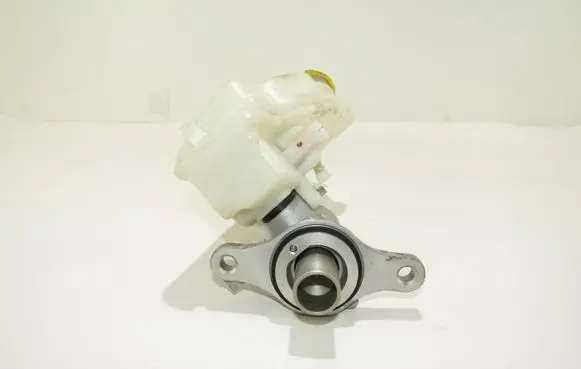 Master brake cylinder