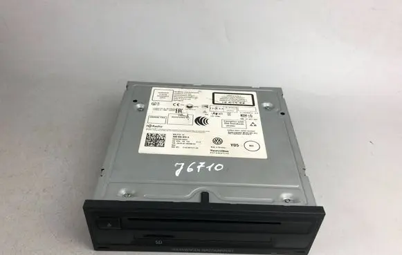Volkswagen Golf VII Radio/CD/DVD/GPS head unit 3Q0035820A