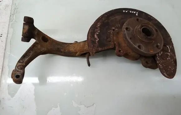 Skoda Superb B5 (3U) Front wheel hub spindle knuckle 