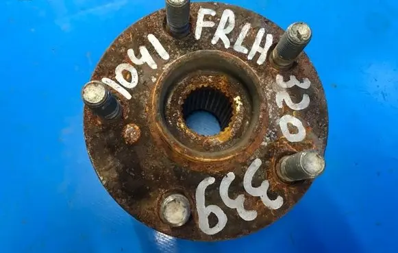 Toyota Prius (XW30) Rear wheel bearing hub 4355047010