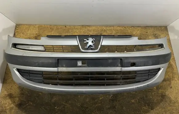 Peugeot 807 Front bumper