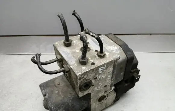 Volkswagen PASSAT B5.5 ABS Pump 8E0614111H 0265220481 0273004286