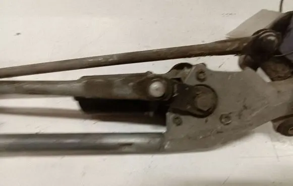 Nissan Primera Front wiper linkage and motor