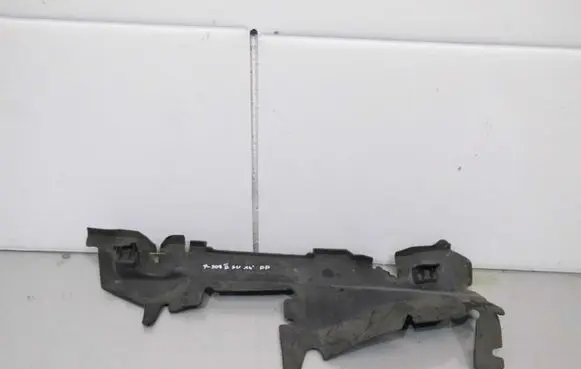 Peugeot 308 Radiator trim 