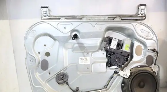 Ford C-MAX I Front window lifting mechanism without motor