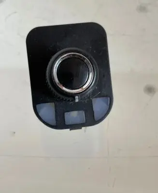 Wing mirror switch