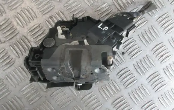 Ford Focus C-MAX Front door lock 3M5AR21813EL
