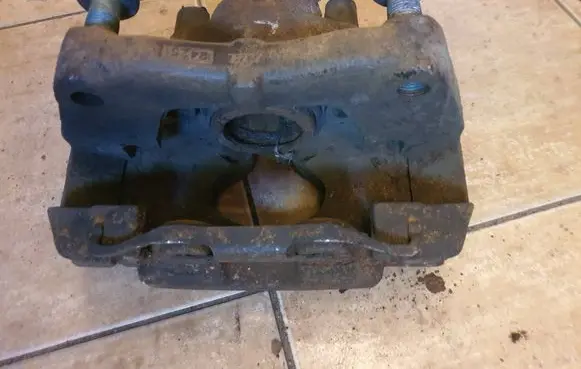 Front brake caliper