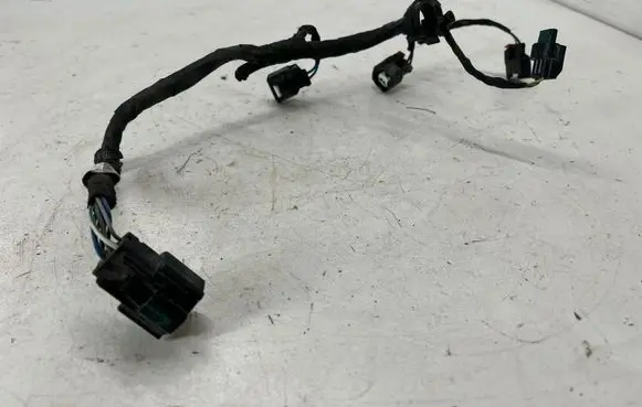 Ford Escape IV Fuel injector wires PU5T14B485ED