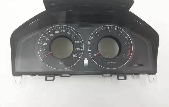 Volvo V70 Speedometer (instrument cluster) 31270899AA