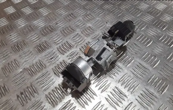 Ford Focus C-MAX Ignition lock 3M513F880AC