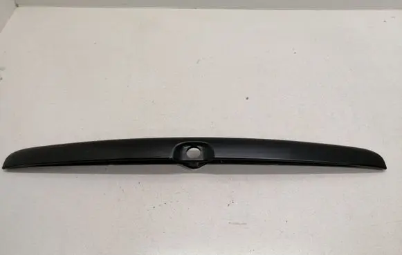 Opel Vectra B Tailgate trim 90463727