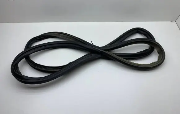 Dodge Durango Trunk rubber seal (body) 