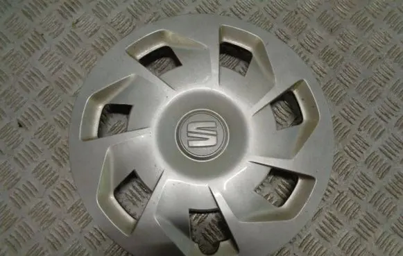 Seat Mii R14 wheel hub/cap/trim 1SL601147C 5JX14ET35